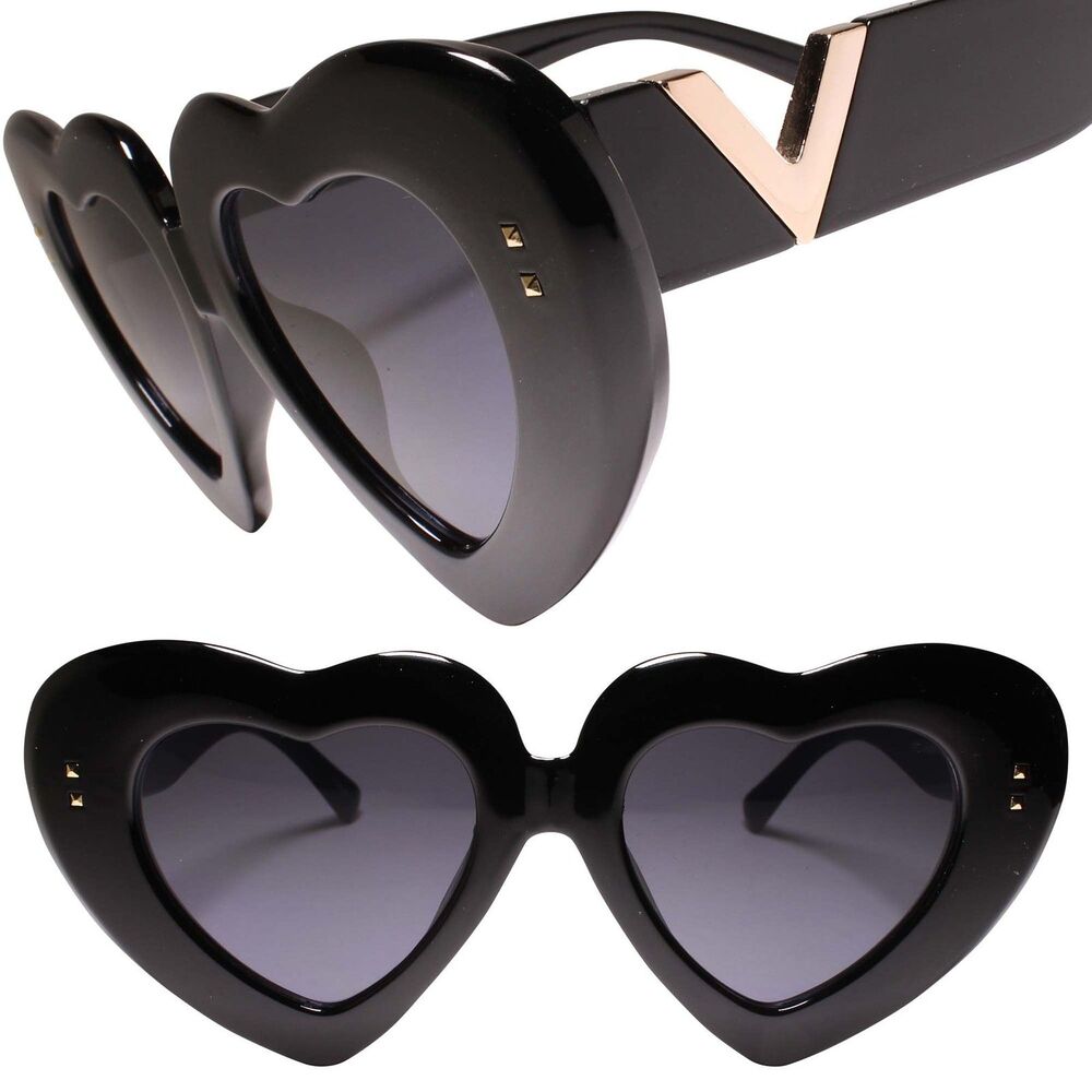 Chunky Love Eye-Catching Bold Heart-Shaped Sunglasses With Thick Black Frames